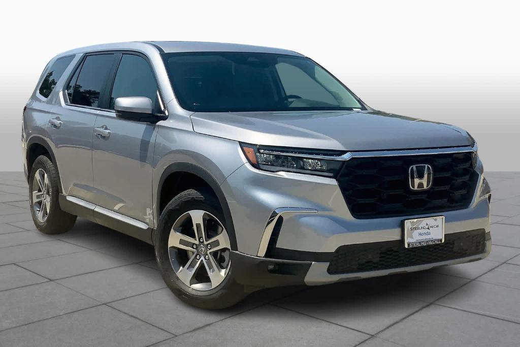 new 2025 Honda Pilot car, priced at $44,895