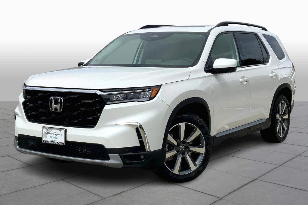 new 2025 Honda Pilot car, priced at $51,580