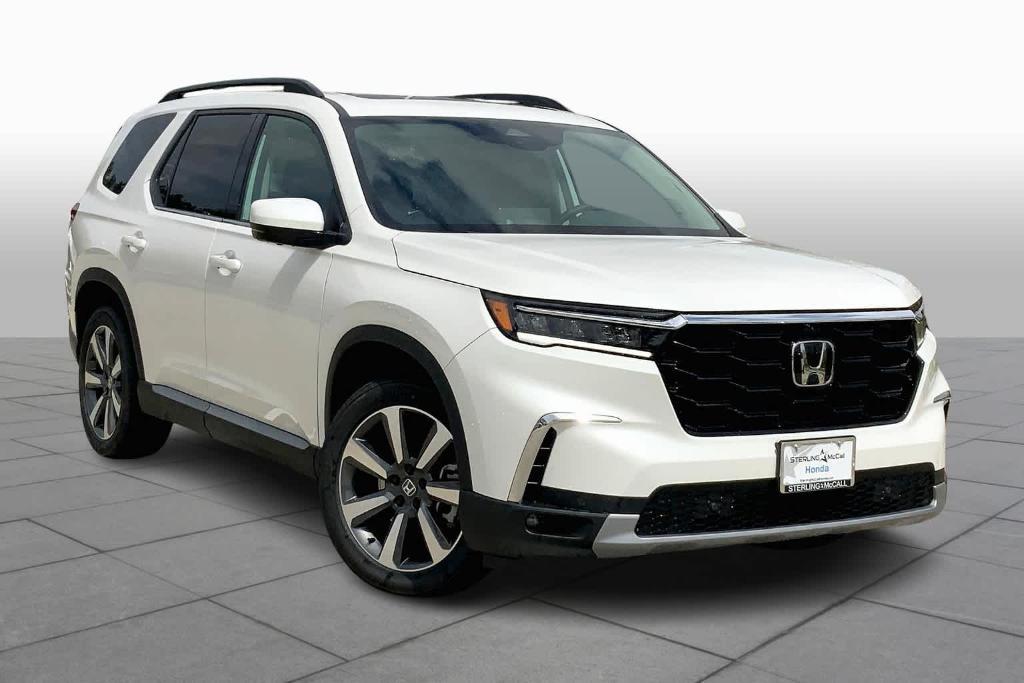 new 2025 Honda Pilot car, priced at $51,580