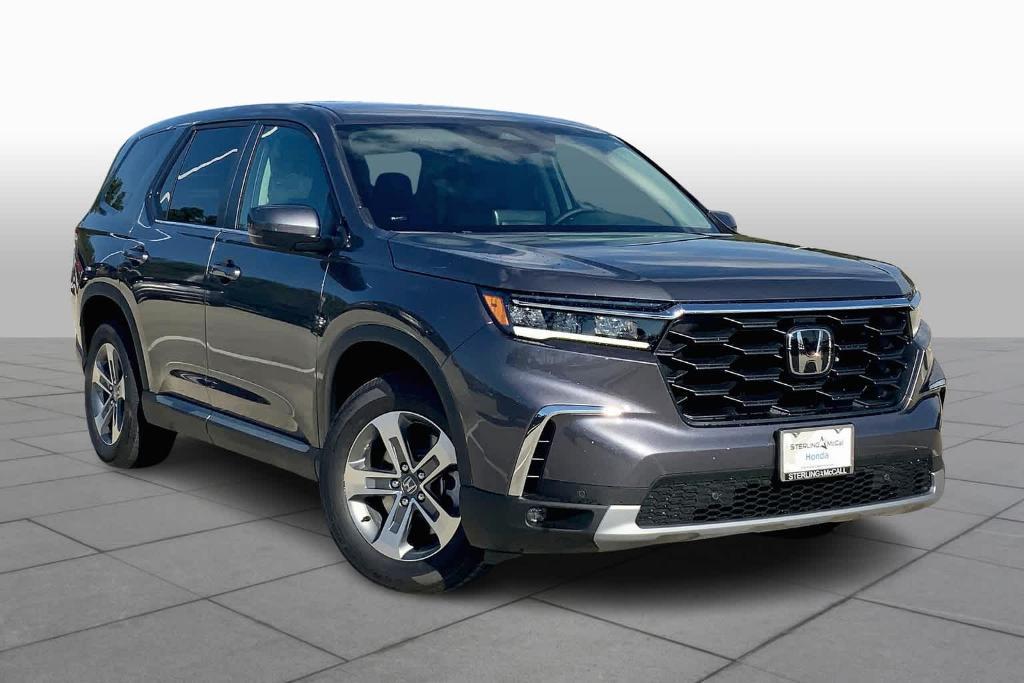 new 2025 Honda Pilot car, priced at $45,625