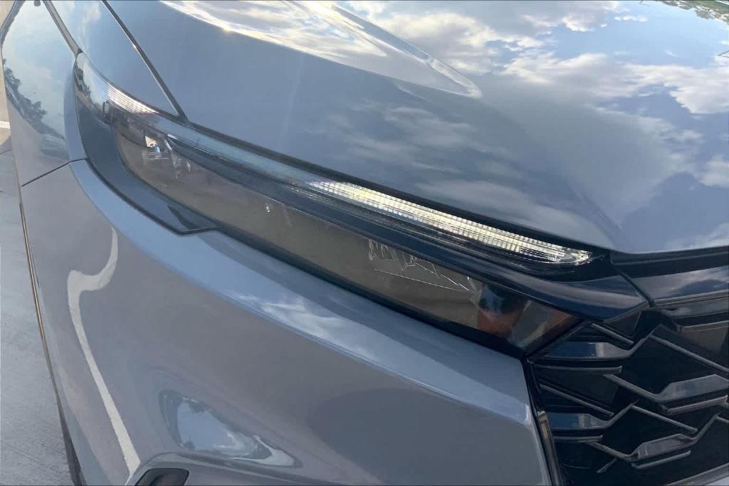 new 2025 Honda CR-V Hybrid car, priced at $37,669