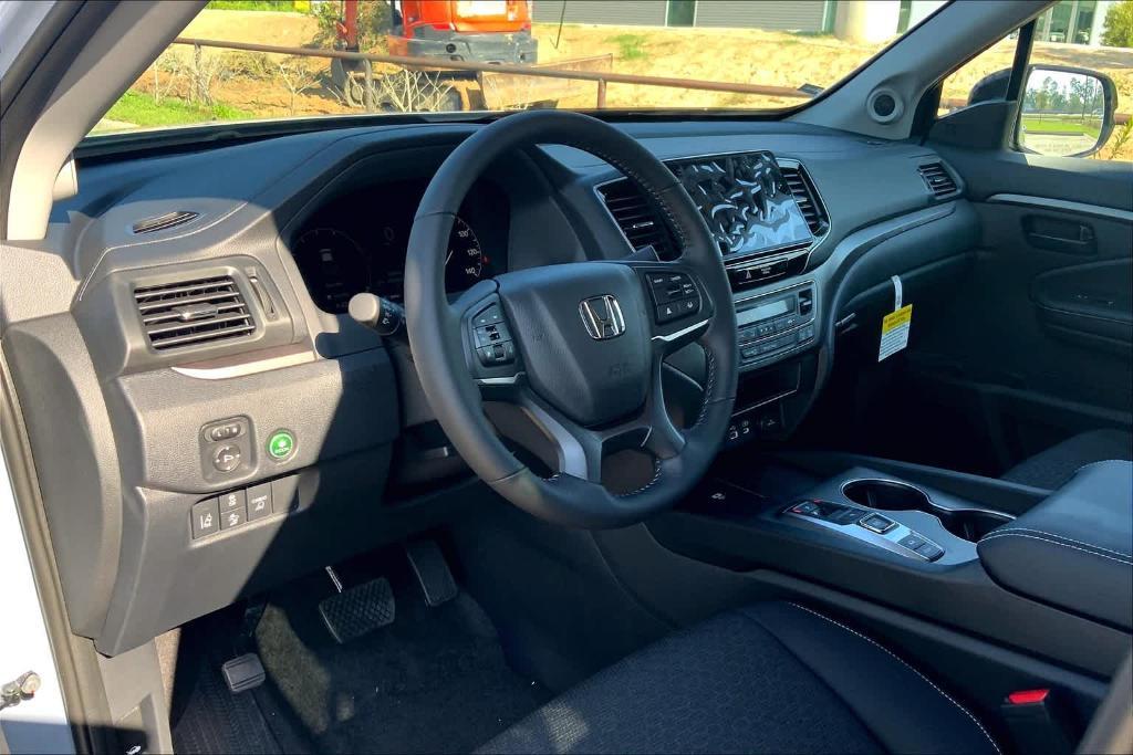 new 2025 Honda Ridgeline car, priced at $40,235