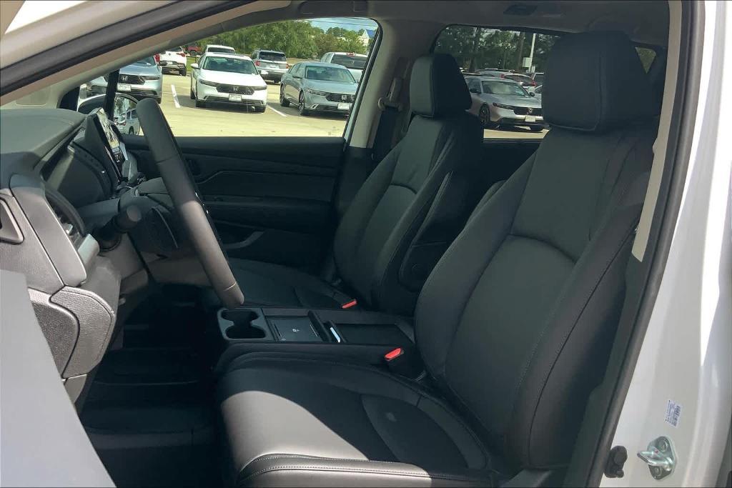new 2025 Honda Odyssey car, priced at $41,630
