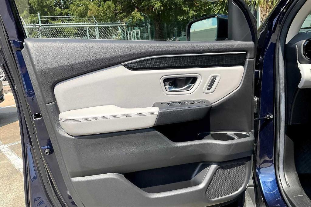 used 2025 Honda Pilot car, priced at $47,991