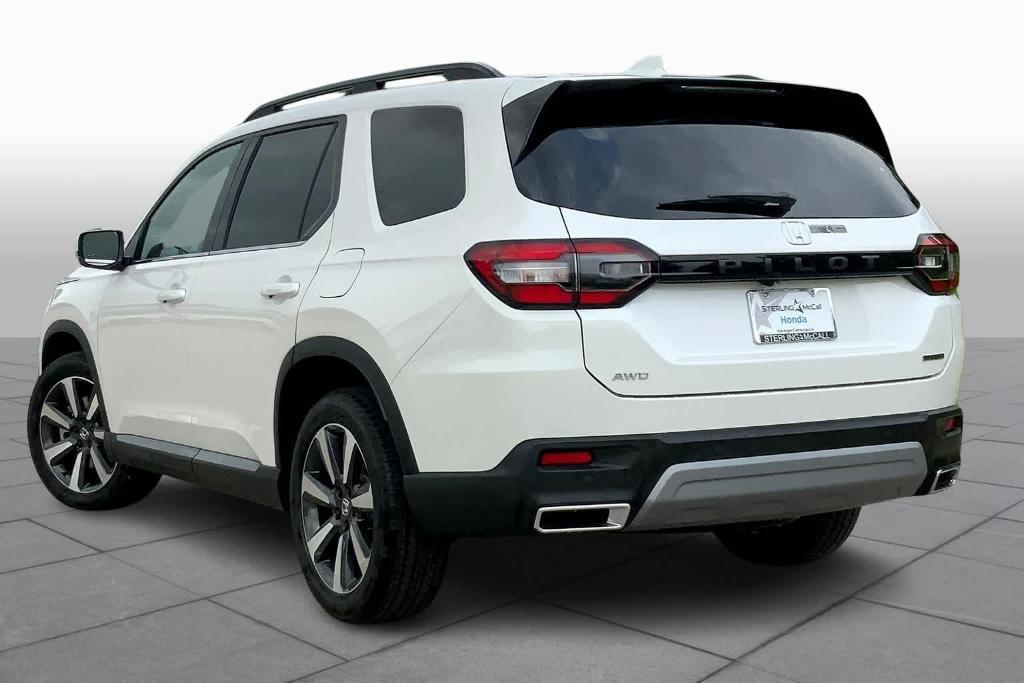 new 2025 Honda Pilot car, priced at $45,870