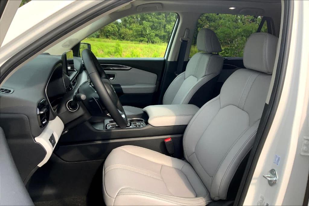 new 2025 Honda Pilot car, priced at $45,870
