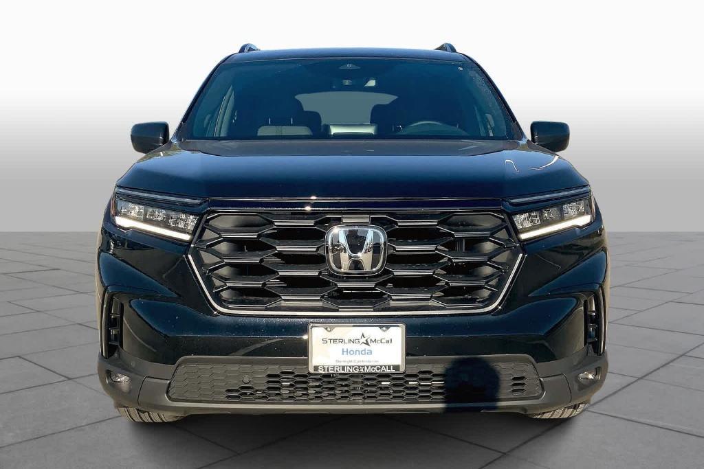 new 2025 Honda Pilot car, priced at $40,295