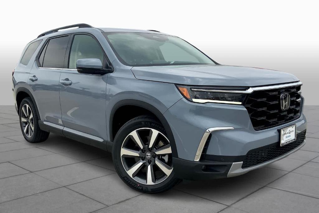 new 2025 Honda Pilot car, priced at $47,840