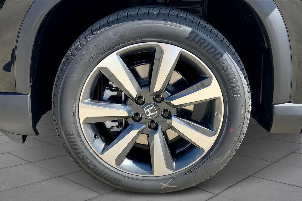 new 2025 Honda Pilot car, priced at $51,328