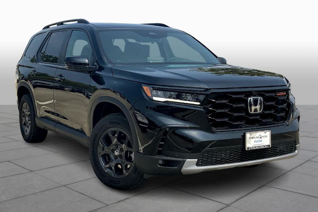 new 2025 Honda Pilot car, priced at $50,795