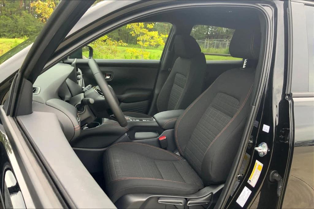 new 2025 Honda HR-V car, priced at $28,395