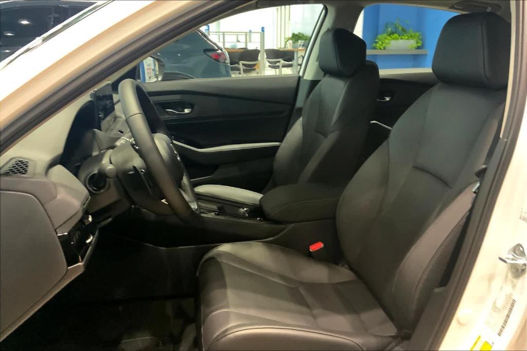 new 2025 Honda Accord Hybrid car, priced at $38,247