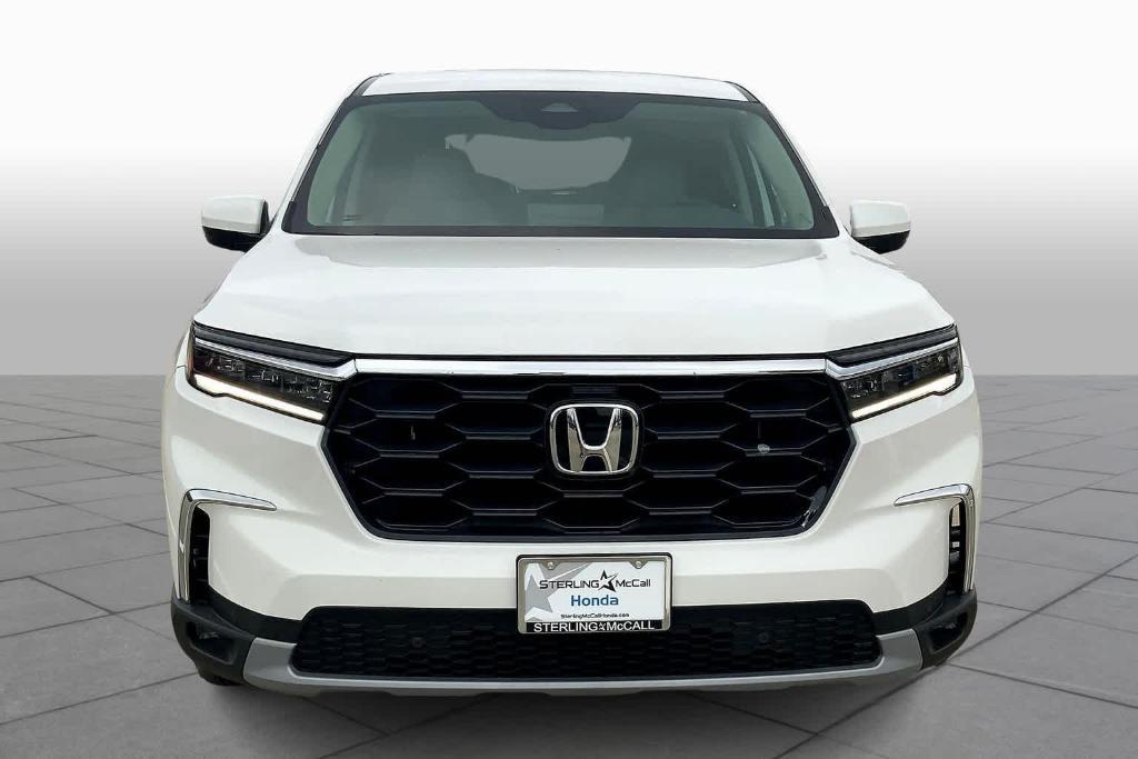 new 2025 Honda Pilot car, priced at $43,250