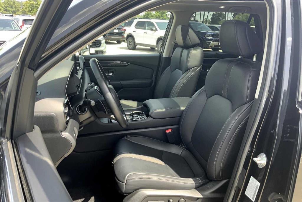 used 2023 Honda Pilot car, priced at $37,421