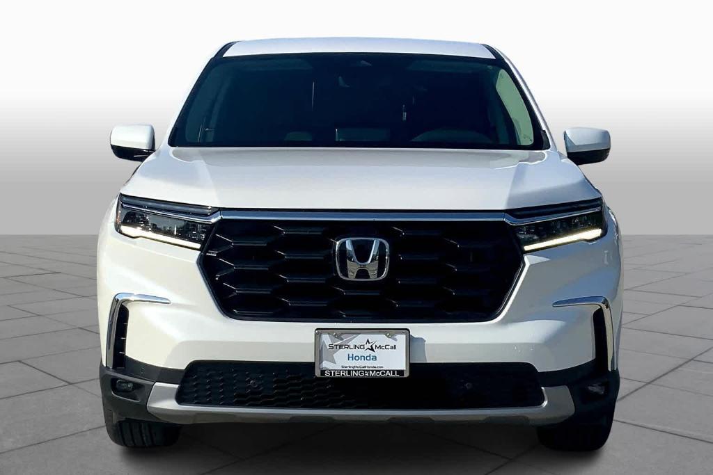 new 2025 Honda Pilot car, priced at $43,250