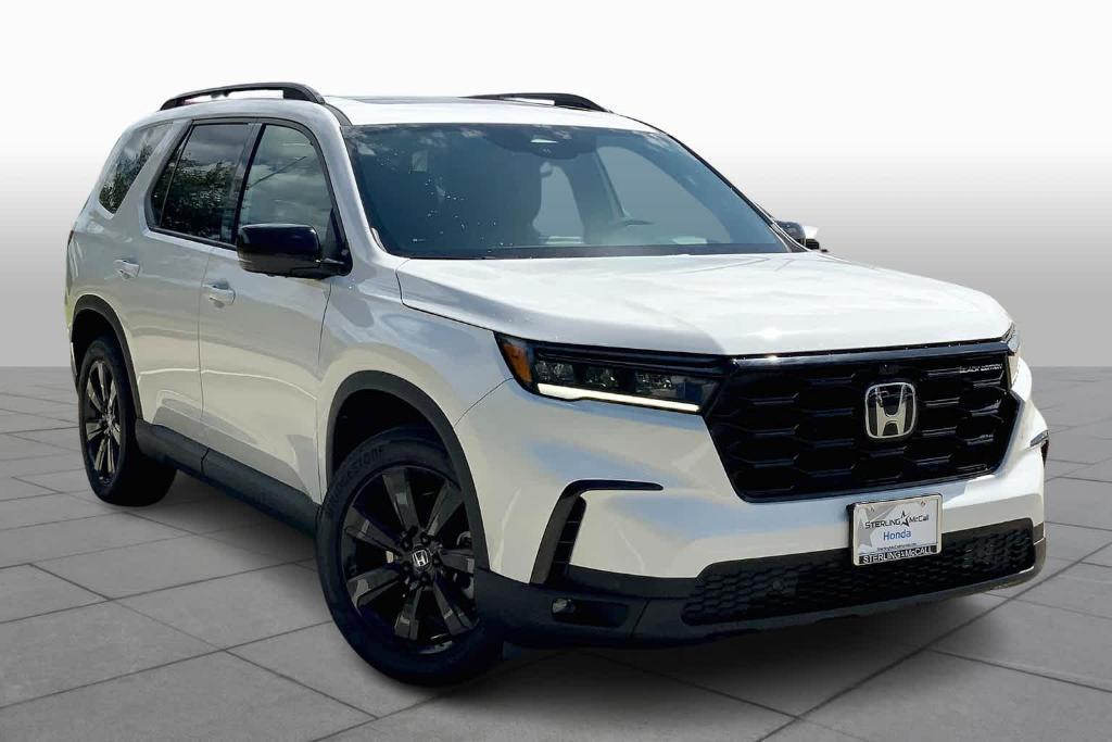 new 2025 Honda Pilot car, priced at $52,132