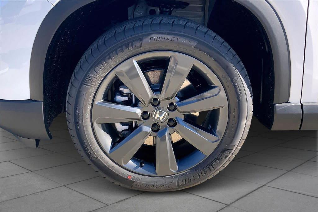 new 2025 Honda Pilot car, priced at $40,383