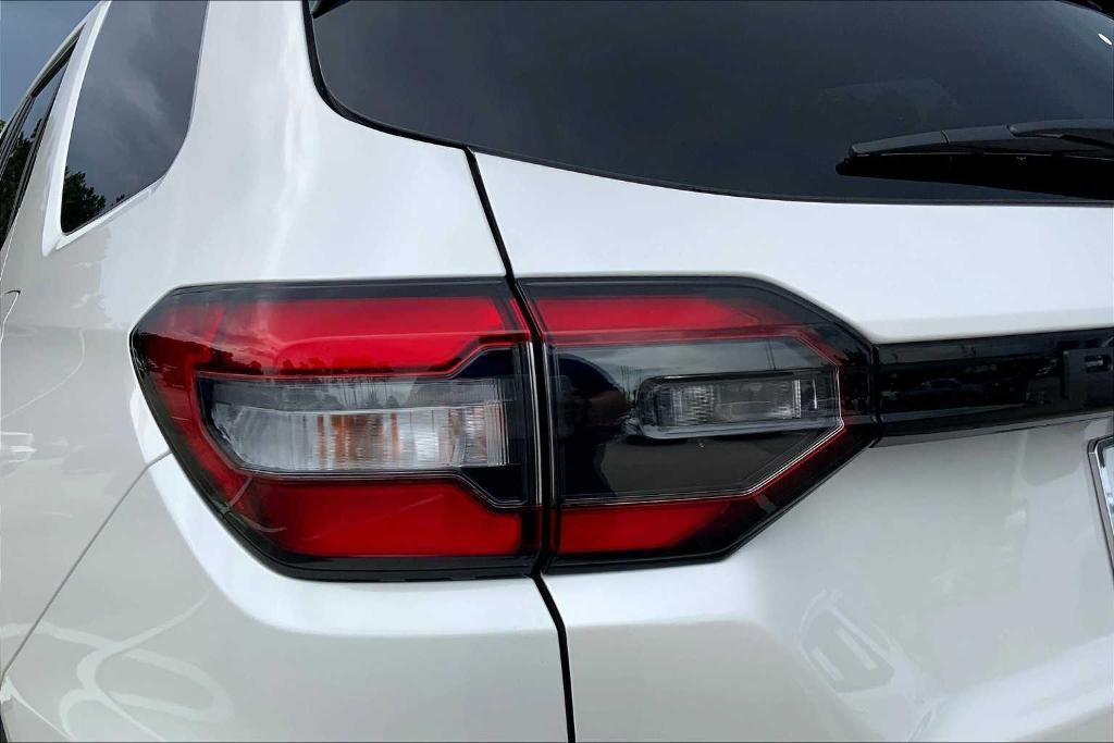 new 2025 Honda Pilot car, priced at $54,714