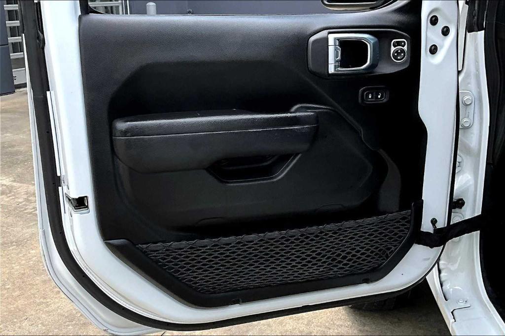 used 2022 Jeep Wrangler Unlimited car, priced at $27,991
