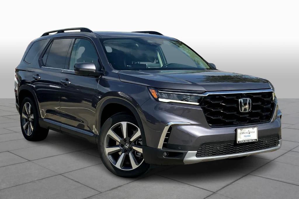 new 2025 Honda Pilot car, priced at $54,530