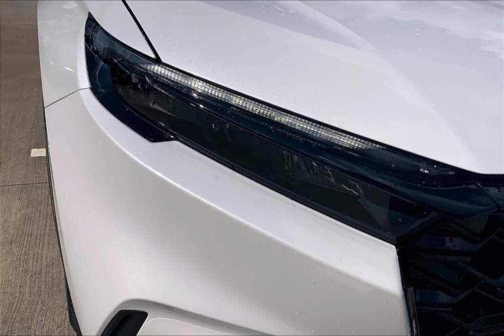 new 2025 Honda CR-V Hybrid car, priced at $40,118