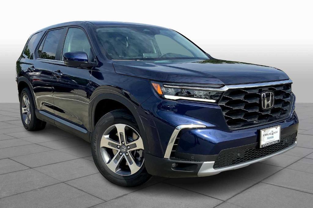 new 2025 Honda Pilot car, priced at $44,950
