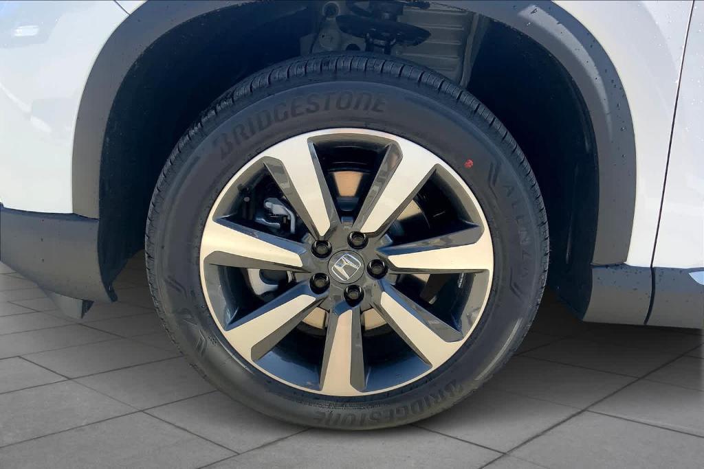 new 2025 Honda Pilot car, priced at $47,808