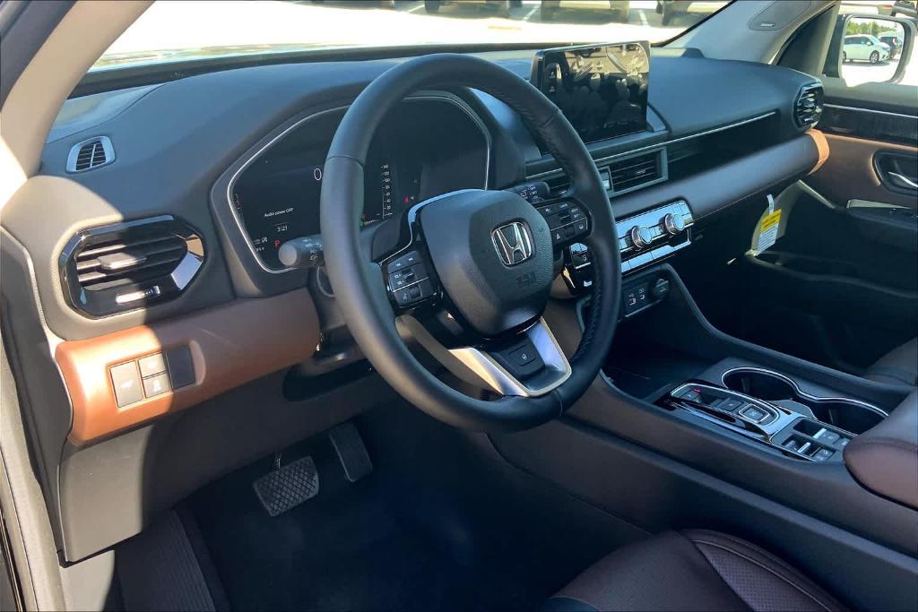 new 2025 Honda Pilot car, priced at $51,328