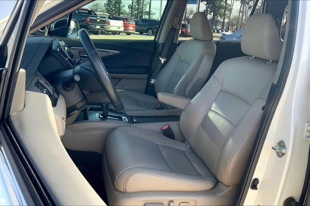 used 2019 Honda Pilot car, priced at $23,451