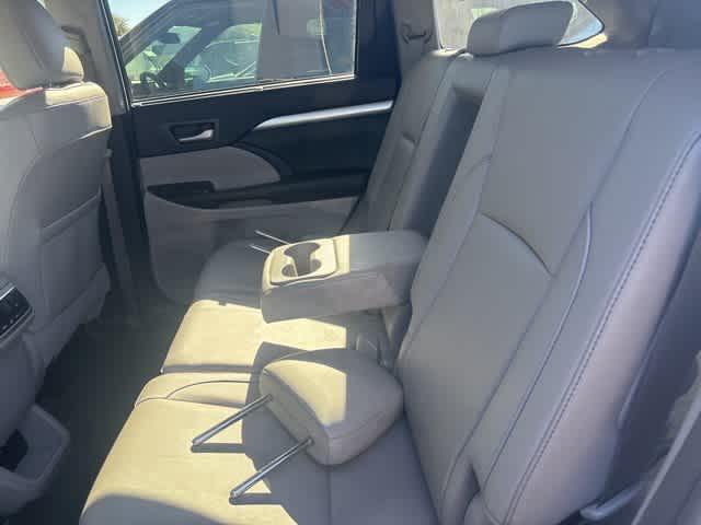 used 2019 Toyota Highlander car