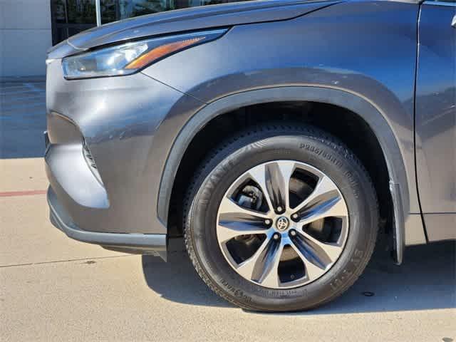 used 2020 Toyota Highlander car, priced at $26,598