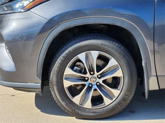 used 2020 Toyota Highlander car, priced at $26,598