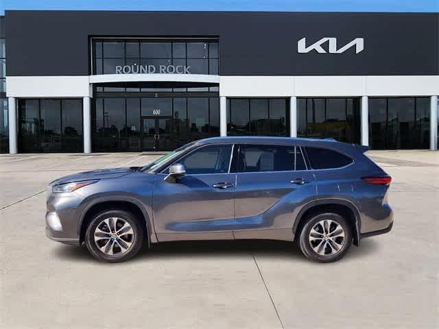 used 2020 Toyota Highlander car, priced at $26,598