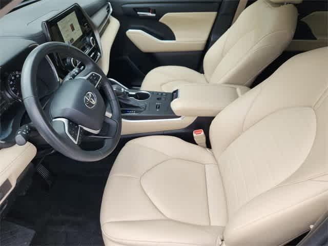 used 2023 Toyota Highlander car, priced at $36,999