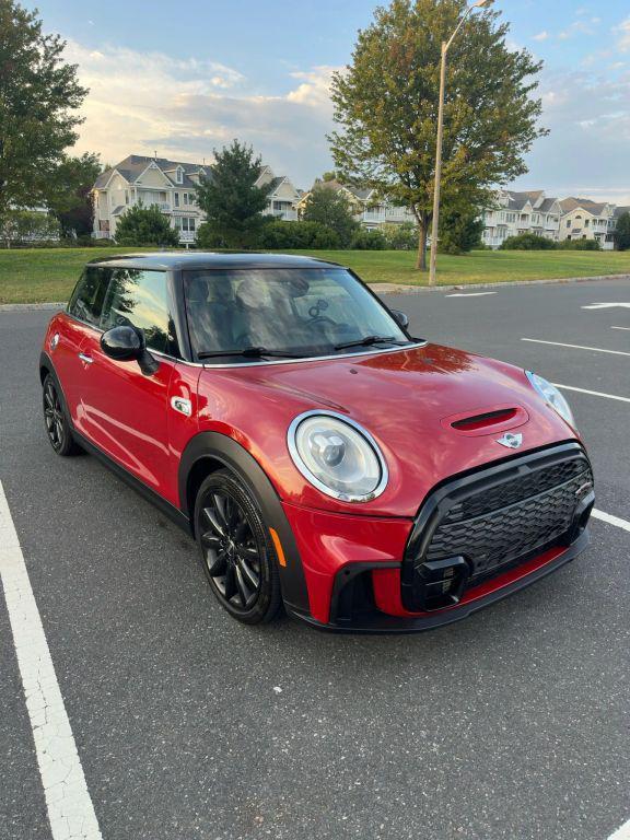 used 2018 MINI Hardtop car, priced at $16,780