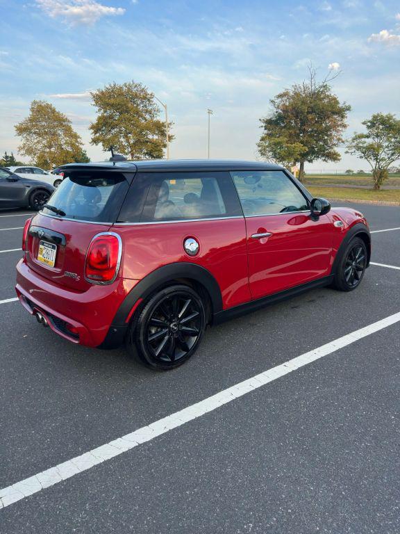 used 2018 MINI Hardtop car, priced at $16,780