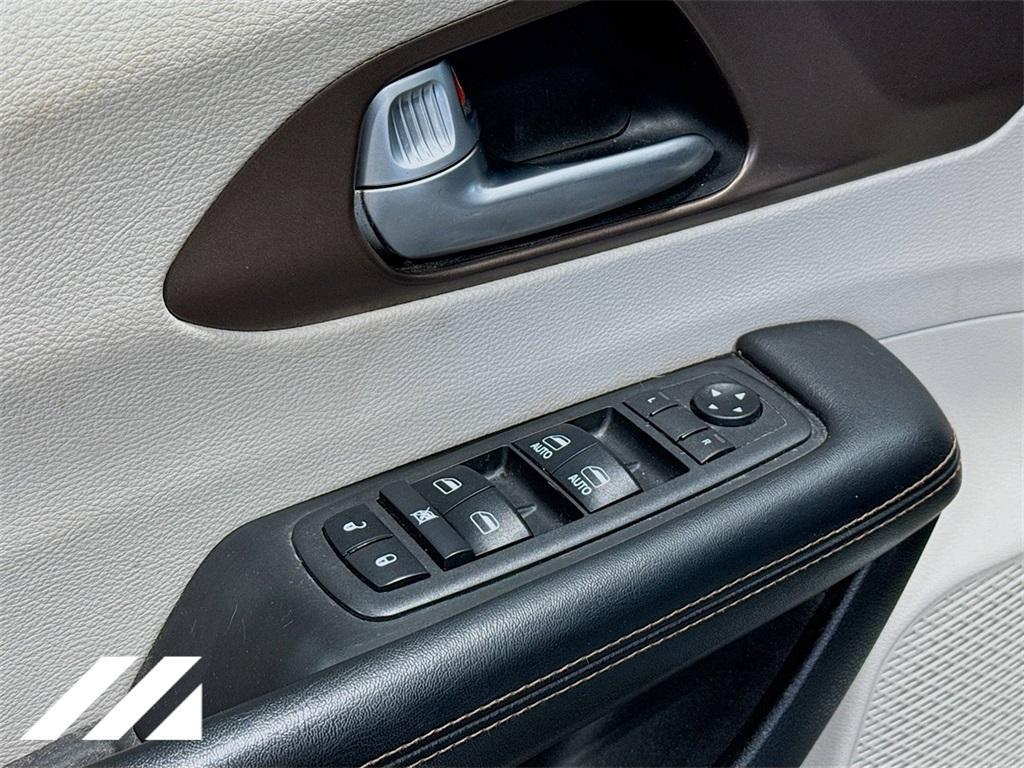 used 2018 Chrysler Pacifica car, priced at $15,199