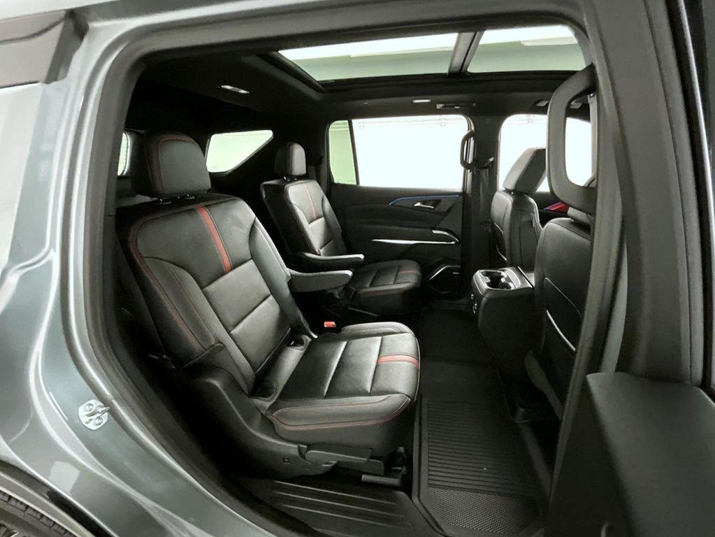 used 2024 Chevrolet Traverse car, priced at $52,999