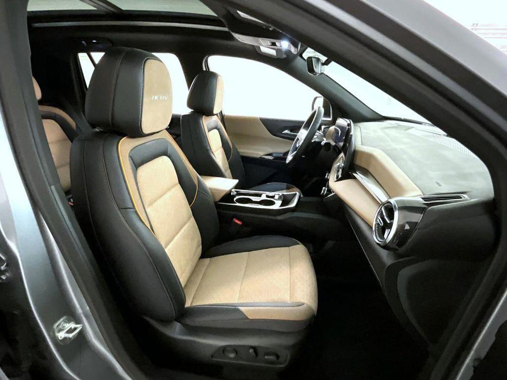 used 2025 Chevrolet Equinox car, priced at $34,399