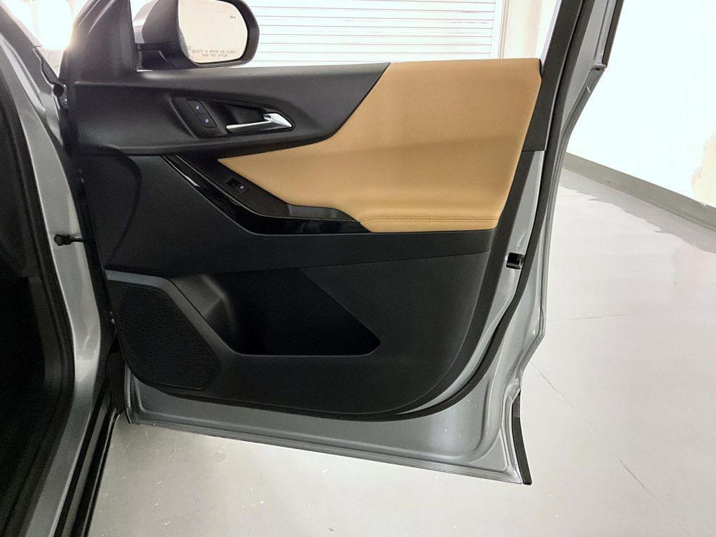 used 2025 Chevrolet Equinox car, priced at $34,399