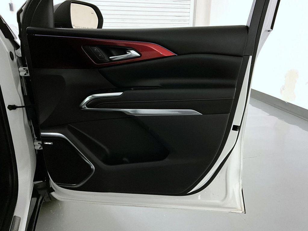 used 2024 Chevrolet Traverse car, priced at $49,929