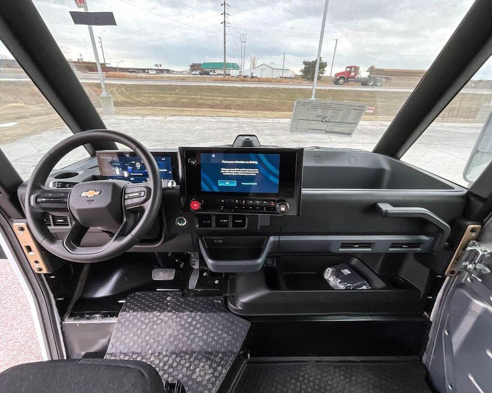 new 2025 Chevrolet BrightDrop 400 car, priced at $45,000