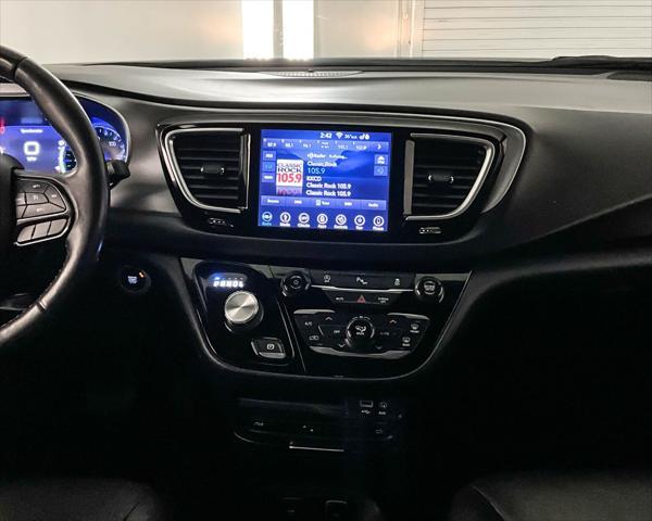 used 2019 Chrysler Pacifica car, priced at $21,289