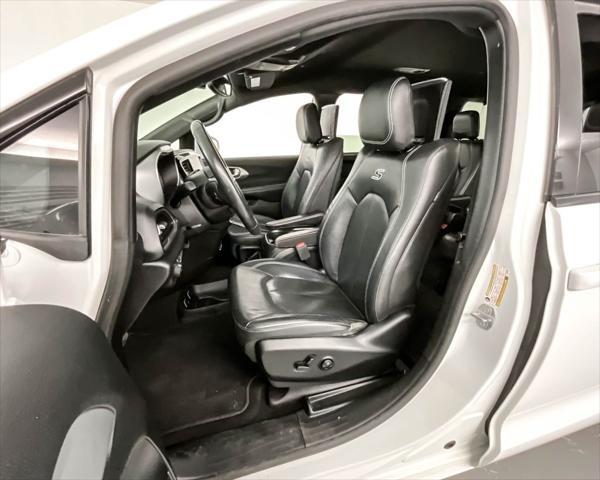 used 2019 Chrysler Pacifica car, priced at $21,289