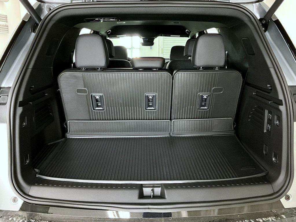 new 2026 Chevrolet Traverse car, priced at $60,194