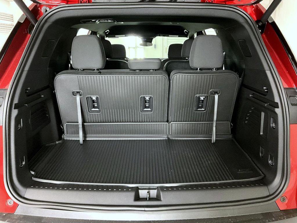 new 2026 Chevrolet Traverse car, priced at $46,093