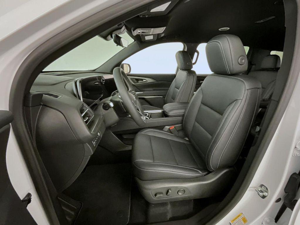 new 2026 Chevrolet Traverse car, priced at $49,205