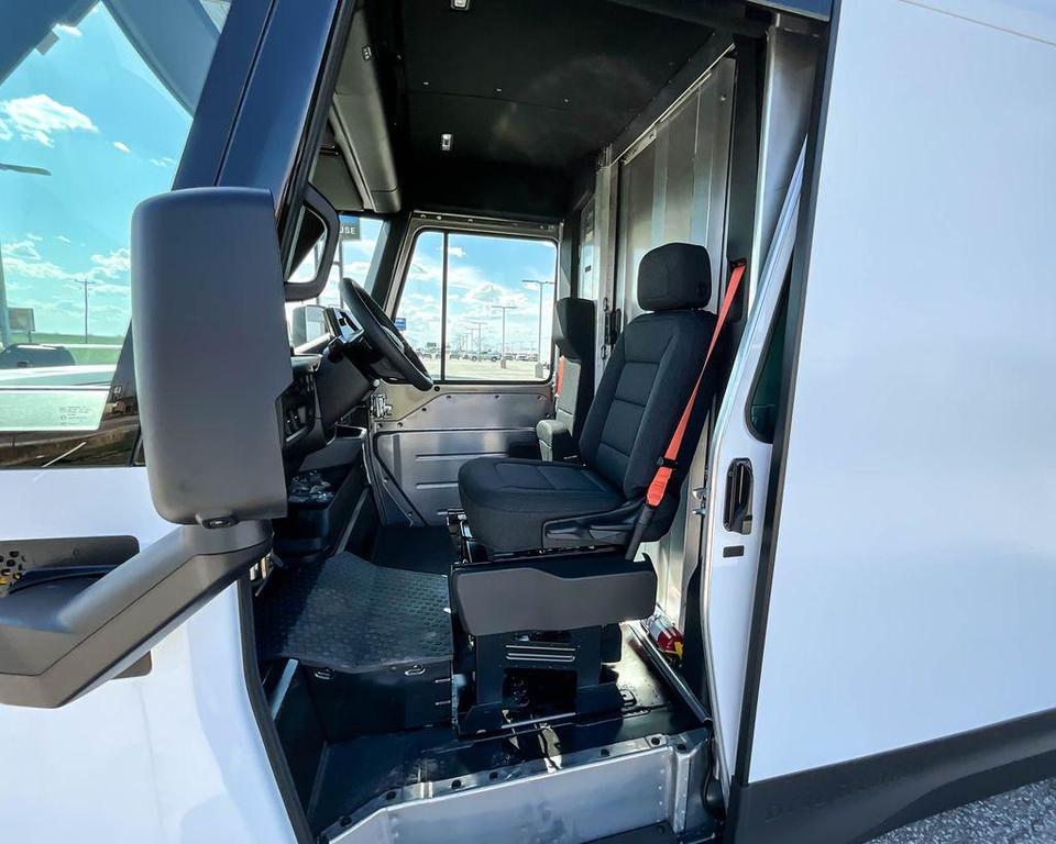 new 2025 Chevrolet BrightDrop 400 car, priced at $45,000