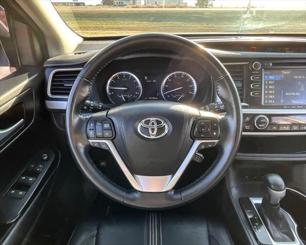 used 2017 Toyota Highlander car, priced at $17,999