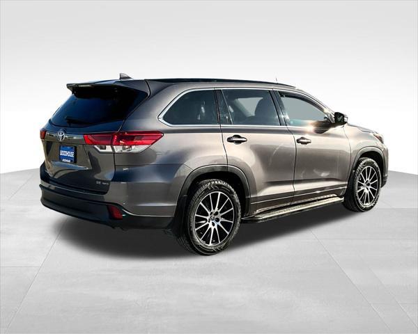 used 2017 Toyota Highlander car, priced at $17,999